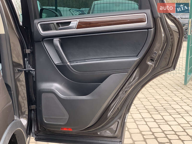 Позашляховик / Кросовер Volkswagen Touareg 2014 в Бердичеві