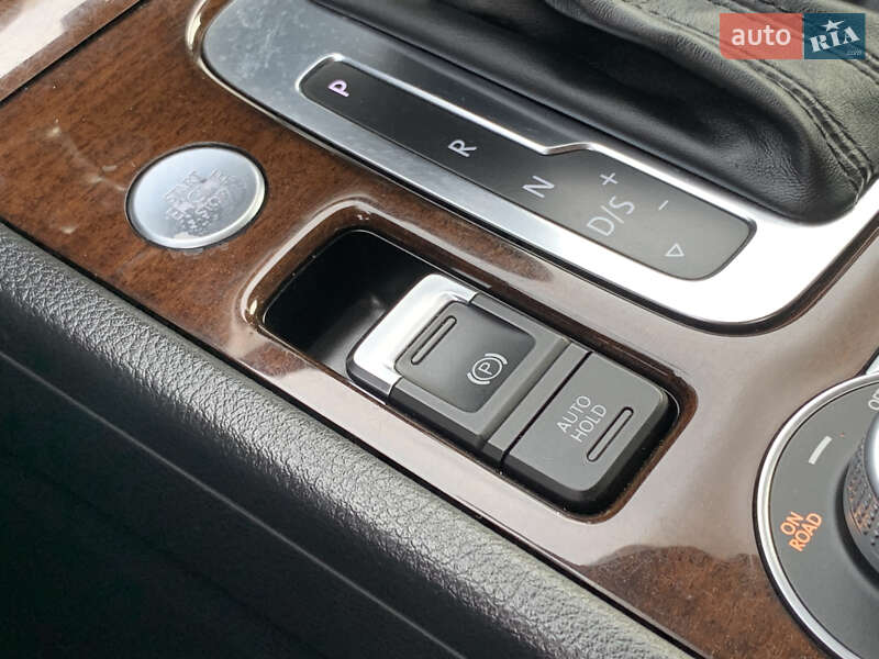 Позашляховик / Кросовер Volkswagen Touareg 2014 в Бердичеві