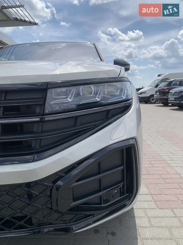 Позашляховик / Кросовер Volkswagen Touareg 2024 в Львові
