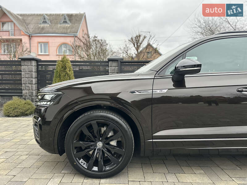 Позашляховик / Кросовер Volkswagen Touareg 2019 в Луцьку