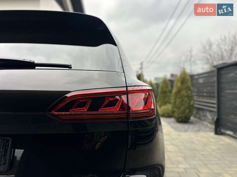 Позашляховик / Кросовер Volkswagen Touareg 2019 в Луцьку
