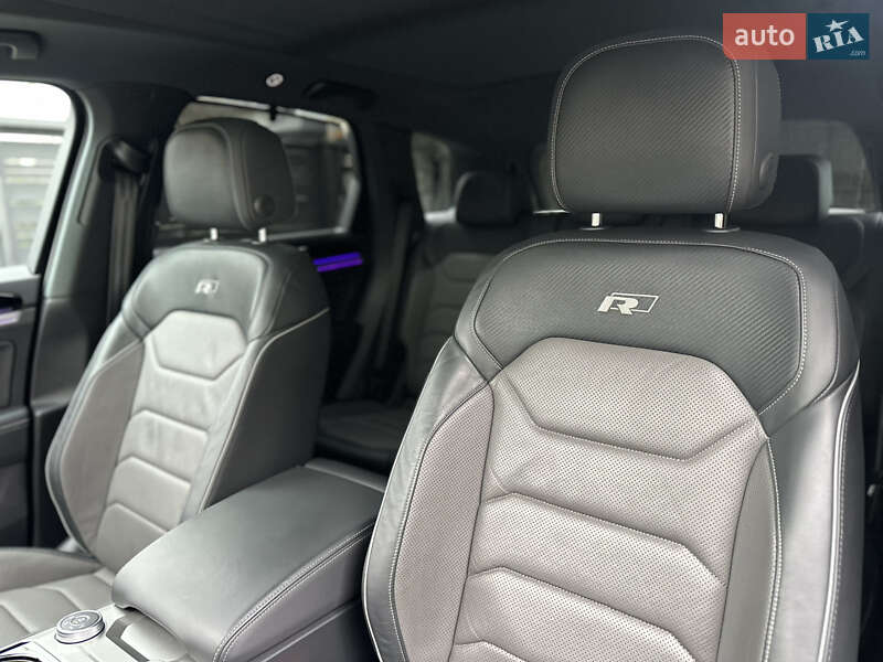 Позашляховик / Кросовер Volkswagen Touareg 2019 в Луцьку