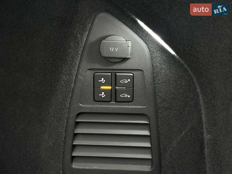 Позашляховик / Кросовер Volkswagen Touareg 2019 в Луцьку