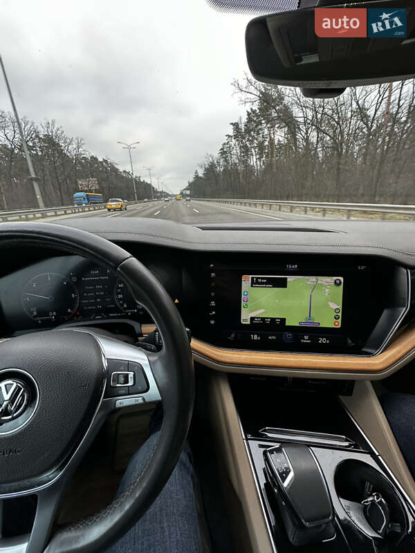 Внедорожник / Кроссовер Volkswagen Touareg 2018 в Днепре