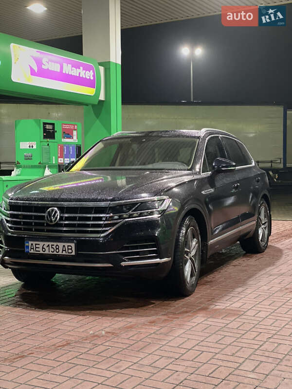 Внедорожник / Кроссовер Volkswagen Touareg 2018 в Днепре
