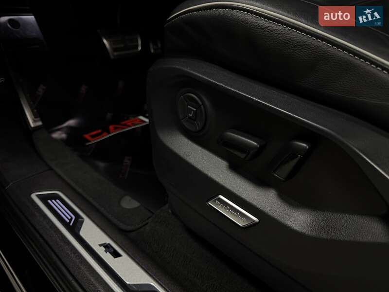 Позашляховик / Кросовер Volkswagen Touareg 2020 в Тернополі