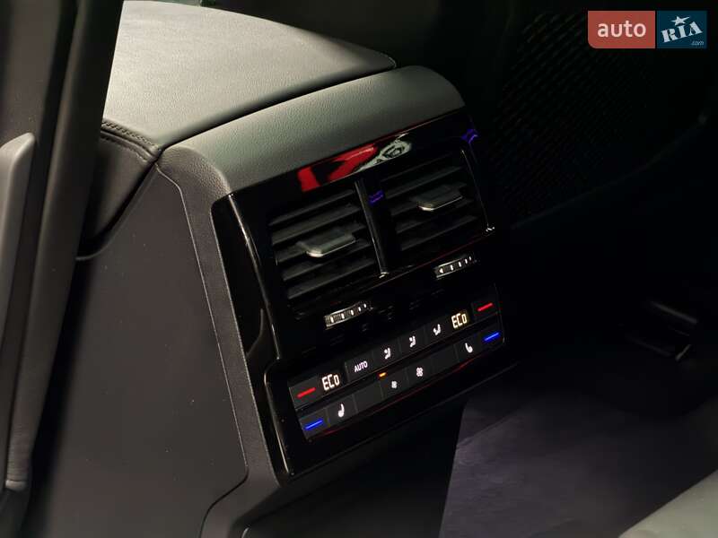 Позашляховик / Кросовер Volkswagen Touareg 2020 в Тернополі