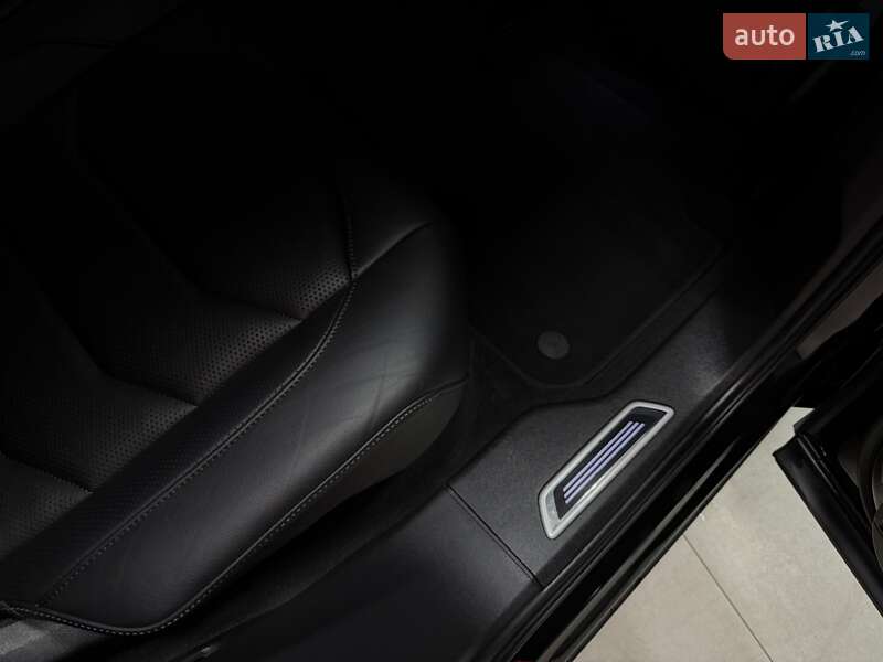 Позашляховик / Кросовер Volkswagen Touareg 2020 в Тернополі