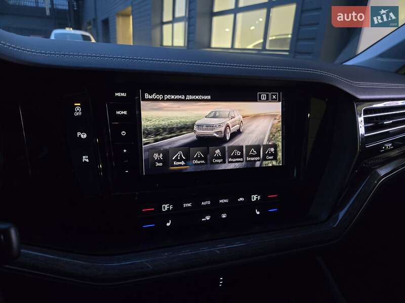 Позашляховик / Кросовер Volkswagen Touareg 2021 в Одесі