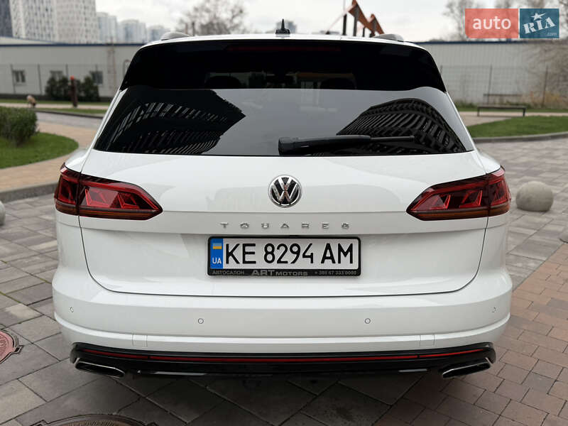 Внедорожник / Кроссовер Volkswagen Touareg 2018 в Киеве