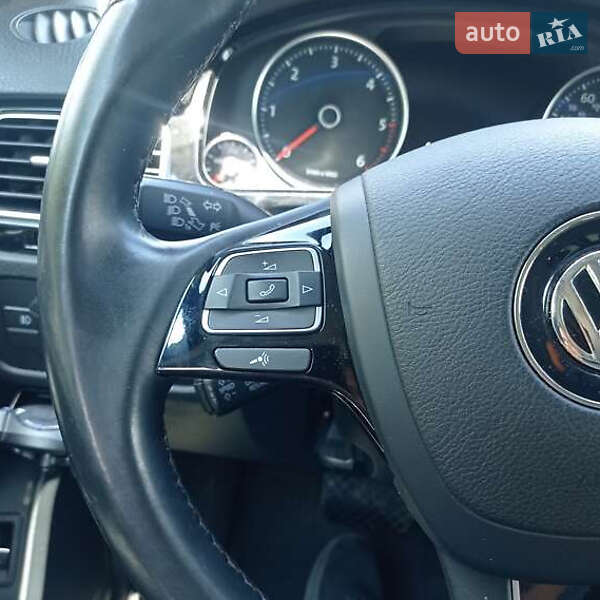 Позашляховик / Кросовер Volkswagen Touareg 2014 в Києві