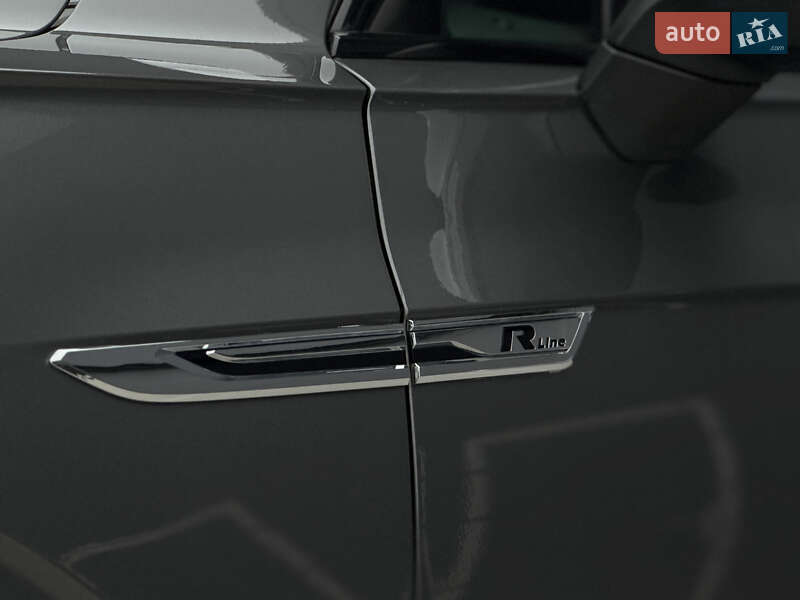 Позашляховик / Кросовер Volkswagen Touareg 2019 в Дубні