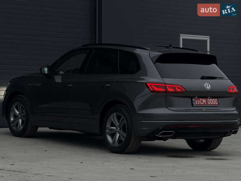 Позашляховик / Кросовер Volkswagen Touareg 2019 в Дубні