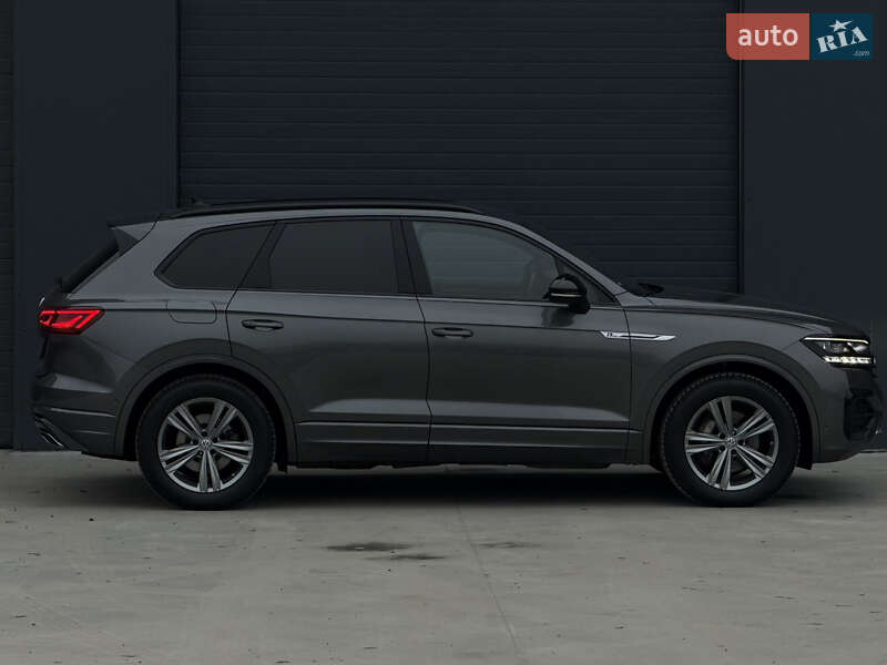Позашляховик / Кросовер Volkswagen Touareg 2019 в Дубні