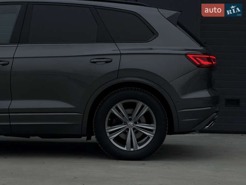 Позашляховик / Кросовер Volkswagen Touareg 2019 в Дубні