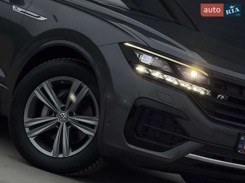 Позашляховик / Кросовер Volkswagen Touareg 2019 в Дубні