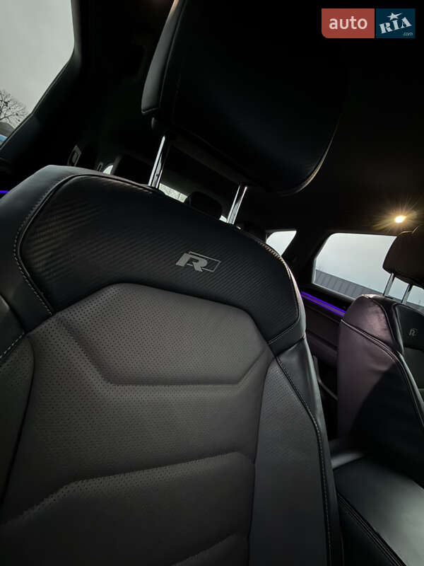 Позашляховик / Кросовер Volkswagen Touareg 2019 в Дубні