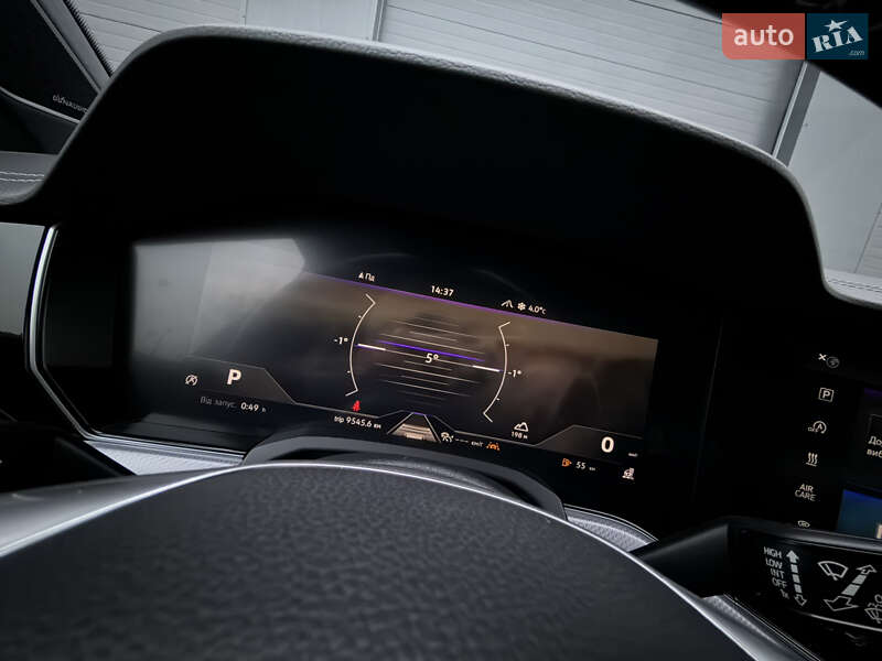 Позашляховик / Кросовер Volkswagen Touareg 2019 в Дубні