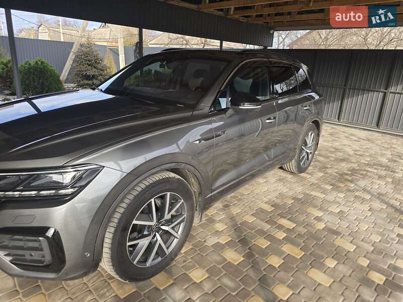 Позашляховик / Кросовер Volkswagen Touareg 2021 в Апостоловому