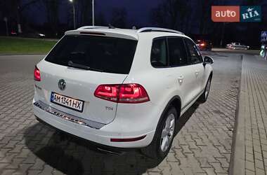Внедорожник / Кроссовер Volkswagen Touareg 2011 в Житомире