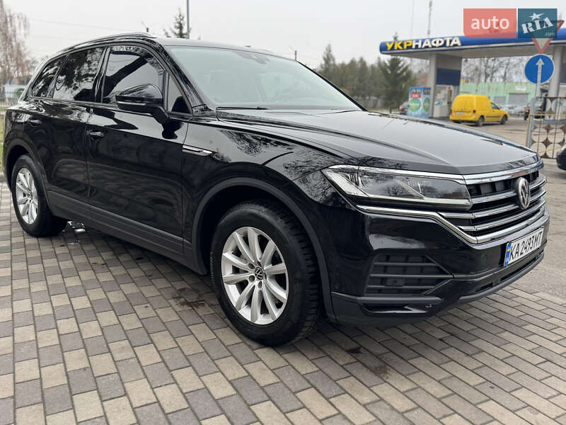 Позашляховик / Кросовер Volkswagen Touareg 2020 в Києві