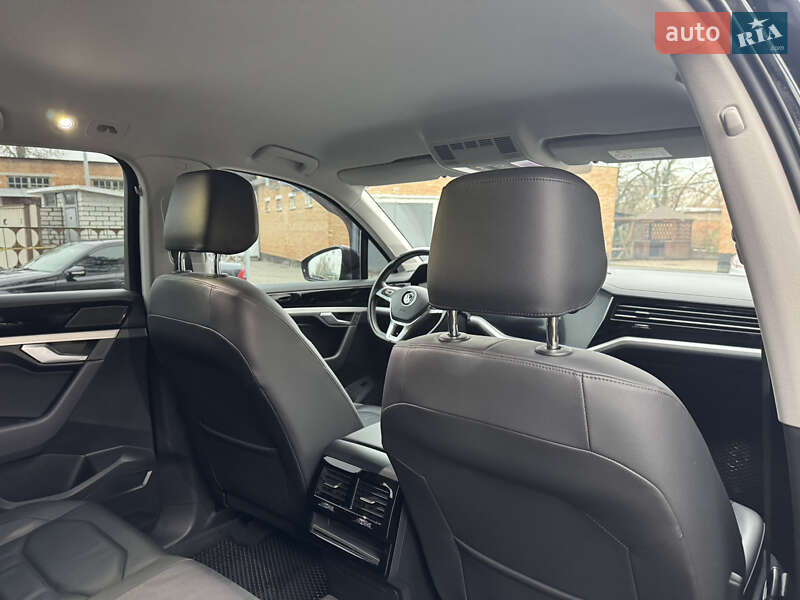 Позашляховик / Кросовер Volkswagen Touareg 2020 в Києві