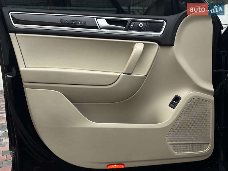 Внедорожник / Кроссовер Volkswagen Touareg 2017 в Днепре фото 43 Внедорожник / Кроссовер Volkswagen Touareg 2017 в Днепре