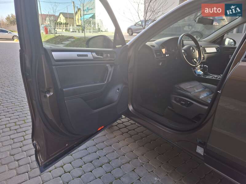 Позашляховик / Кросовер Volkswagen Touareg 2011 в Хмельницькому фото 29 Позашляховик / Кросовер Volkswagen Touareg 2011 в Хмельницькому