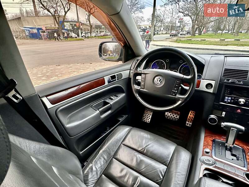 Внедорожник / Кроссовер Volkswagen Touareg 2006 в Одессе