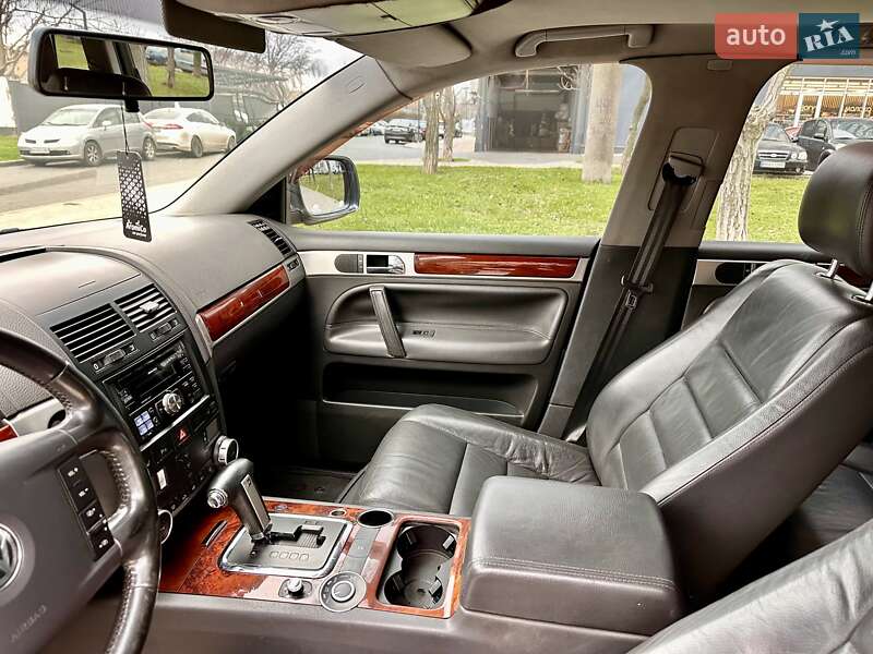 Внедорожник / Кроссовер Volkswagen Touareg 2006 в Одессе