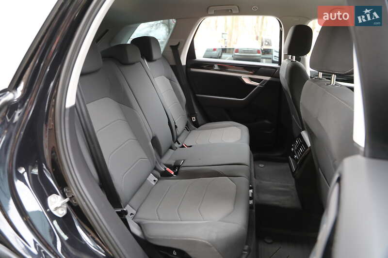 Позашляховик / Кросовер Volkswagen Touareg 2018 в Харкові фото 9 Позашляховик / Кросовер Volkswagen Touareg 2018 в Харкові