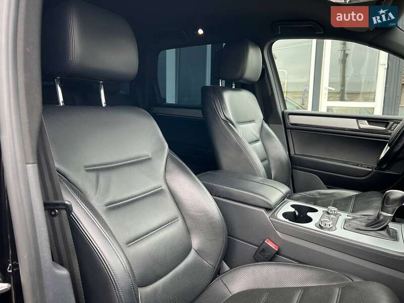 Позашляховик / Кросовер Volkswagen Touareg 2014 в Коломиї