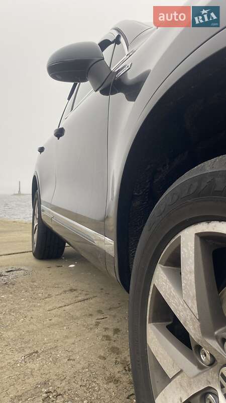Позашляховик / Кросовер Volkswagen Touareg 2013 в Каневі фото 8 Позашляховик / Кросовер Volkswagen Touareg 2013 в Каневі