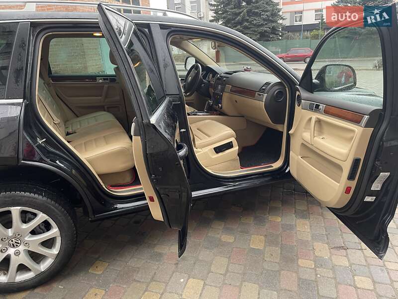 Позашляховик / Кросовер Volkswagen Touareg 2009 в Бартатові