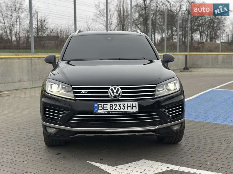 Позашляховик / Кросовер Volkswagen Touareg 2015 в Первомайську