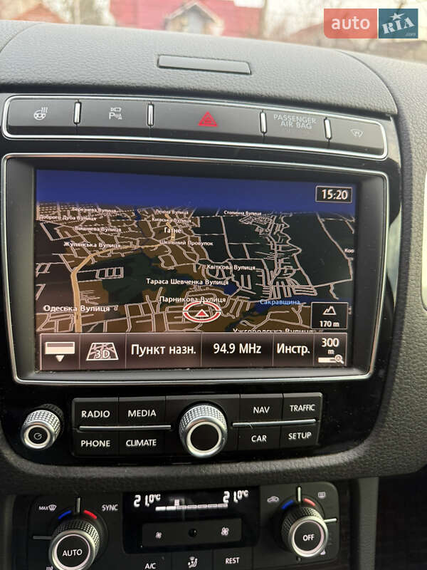 Позашляховик / Кросовер Volkswagen Touareg 2016 в Києві