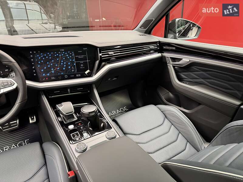 Позашляховик / Кросовер Volkswagen Touareg 2025 в Києві