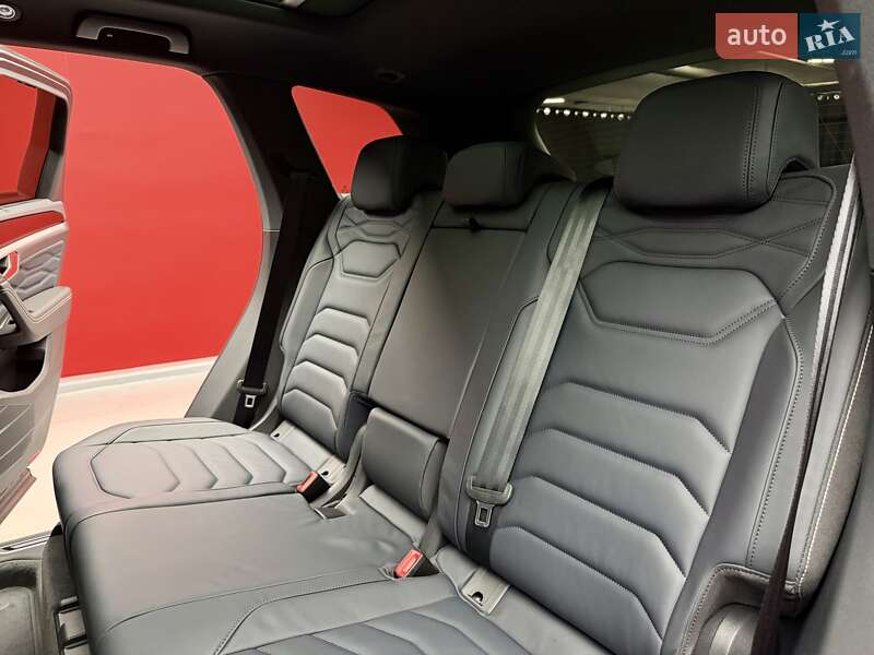Позашляховик / Кросовер Volkswagen Touareg 2025 в Києві