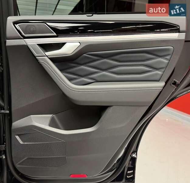 Позашляховик / Кросовер Volkswagen Touareg 2025 в Києві