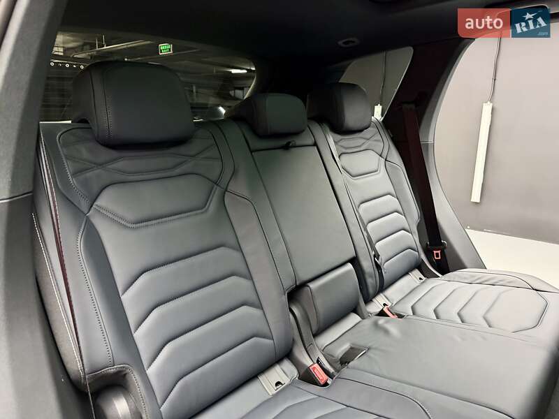 Позашляховик / Кросовер Volkswagen Touareg 2025 в Києві