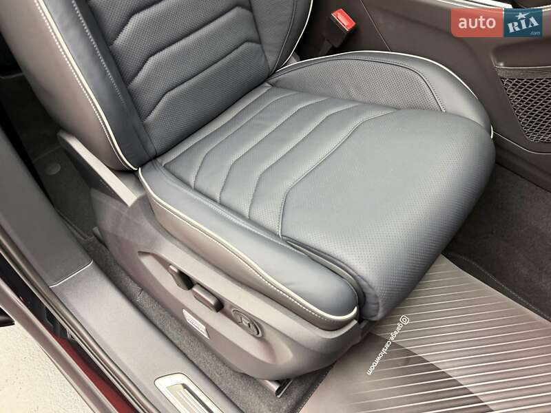 Позашляховик / Кросовер Volkswagen Touareg 2025 в Києві