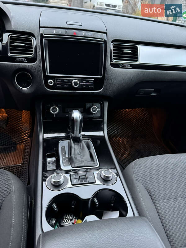 Позашляховик / Кросовер Volkswagen Touareg 2016 в Тернополі