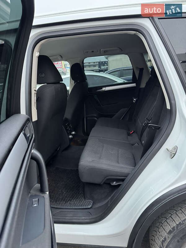 Позашляховик / Кросовер Volkswagen Touareg 2016 в Тернополі