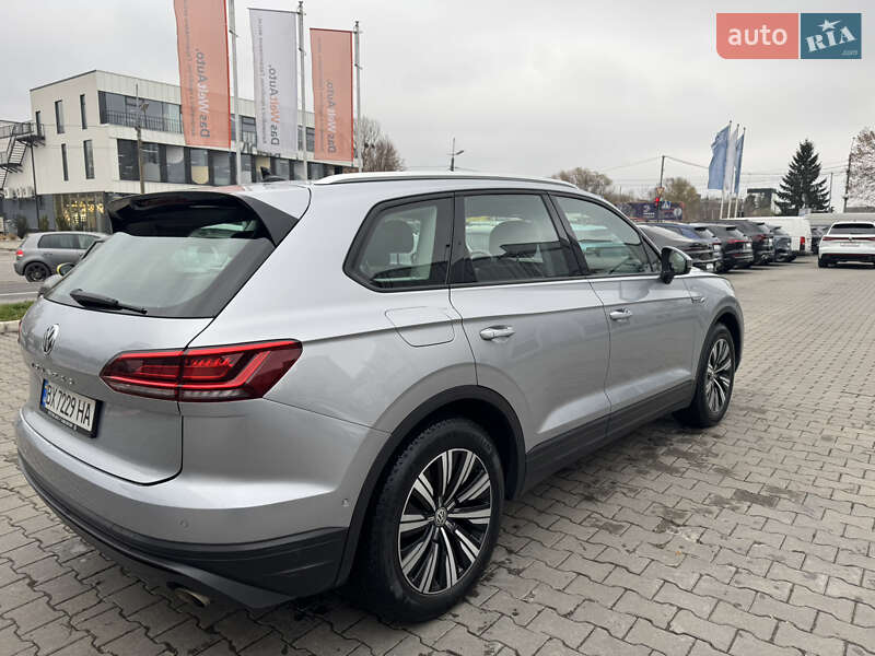 Позашляховик / Кросовер Volkswagen Touareg 2019 в Хмельницькому