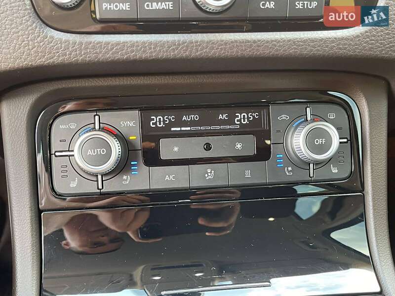 Позашляховик / Кросовер Volkswagen Touareg 2016 в Києві фото 19 Позашляховик / Кросовер Volkswagen Touareg 2016 в Києві