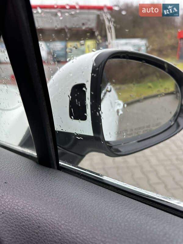 Внедорожник / Кроссовер Volkswagen Touareg 2015 в Тернополе