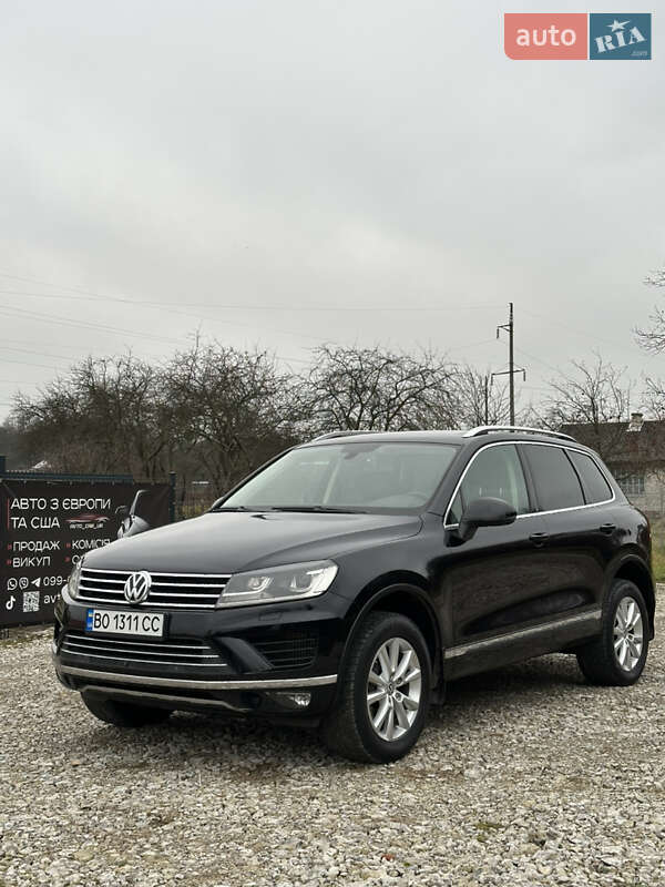 Внедорожник / Кроссовер Volkswagen Touareg 2015 в Новояворовске