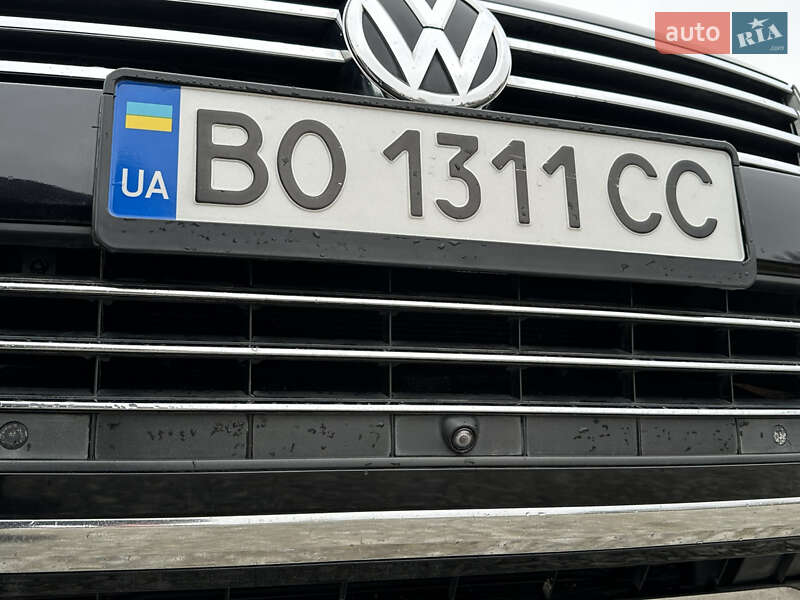 Внедорожник / Кроссовер Volkswagen Touareg 2015 в Новояворовске