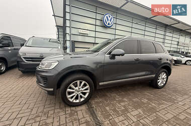 Внедорожник / Кроссовер Volkswagen Touareg 2016 в Киеве