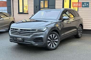 Внедорожник / Кроссовер Volkswagen Touareg 2021 в Киеве